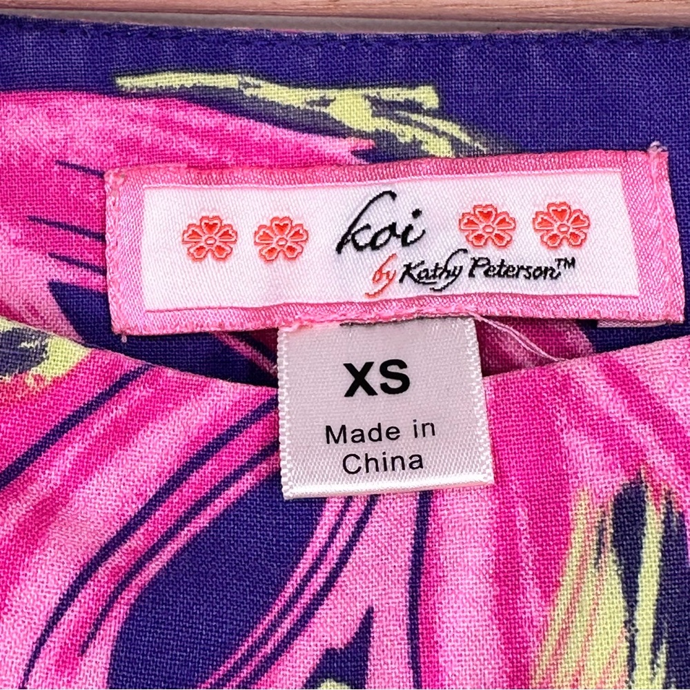 Koi by Kathy Pederson Set of 2 Size XS Scrub Uniform Top Zebra Floral Print - Picture 4 of 9